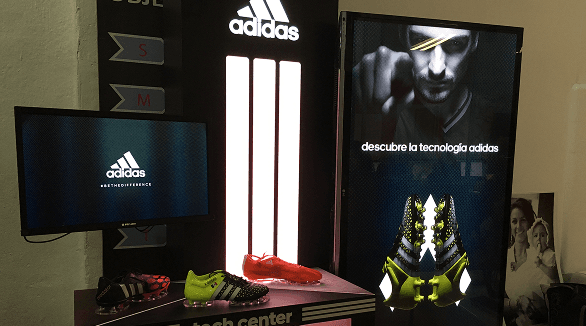 Showcase Products with Immersive Visuals