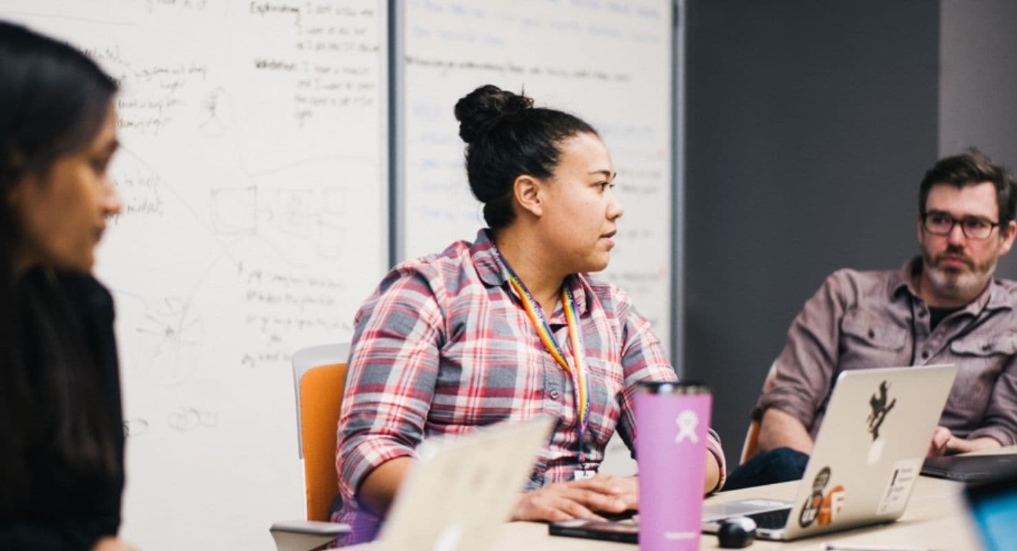 Athenahealth: Boosting Brand Awareness and Support Global Hiring with Employee Advocacy