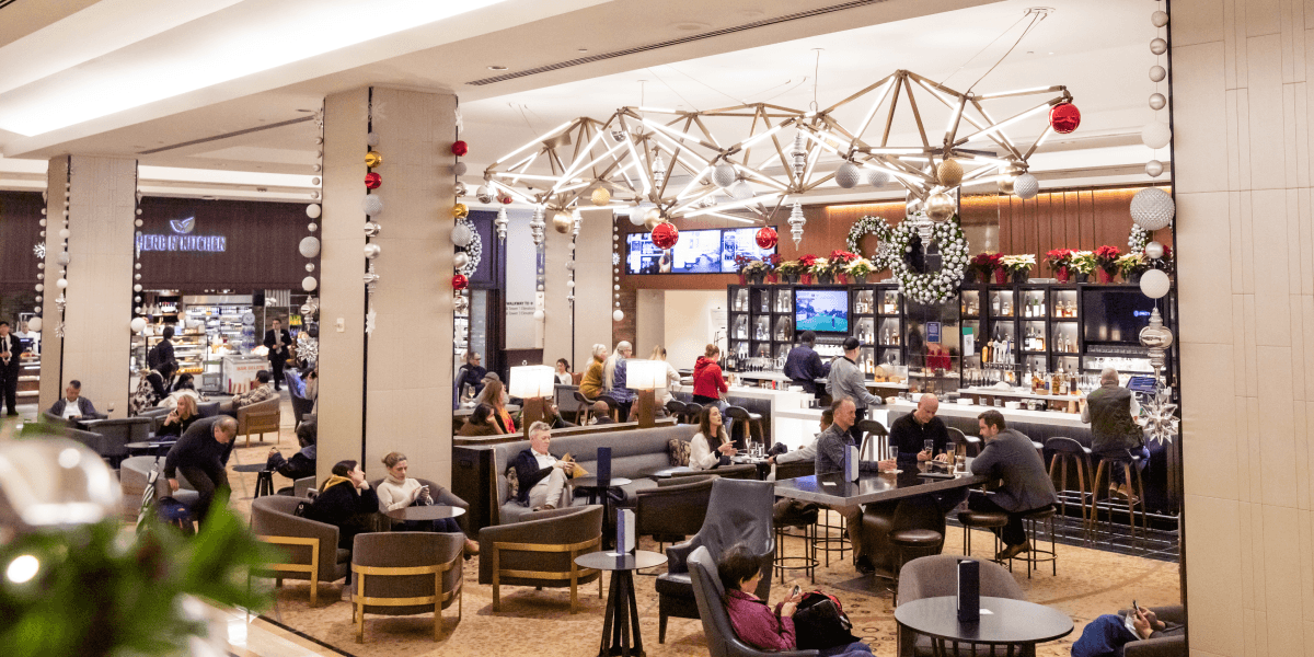 Digital Signage Applications Every Hotel Needs